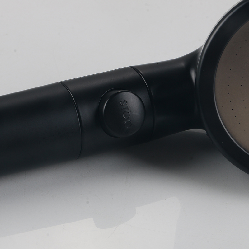 Pomme de douche japonaise noire