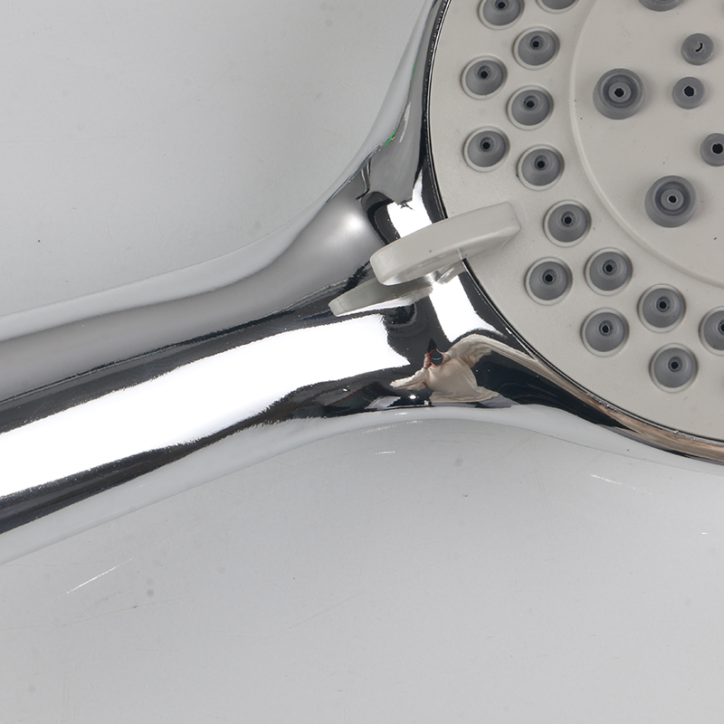 Les pommes de douche en plastique peuvent-elles résister à une pression d'eau élevée sans se fissurer?