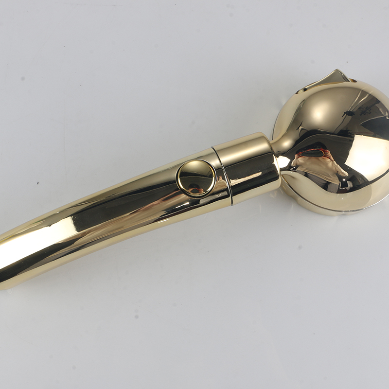 Pomme de douche japonaise en or