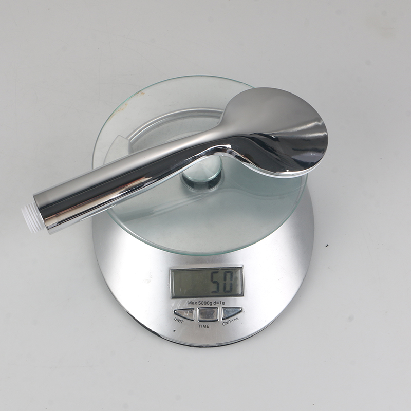 Quels sont les avantages d’utiliser une pomme de douche en acier inoxydable par rapport à d’autres matériaux ?
